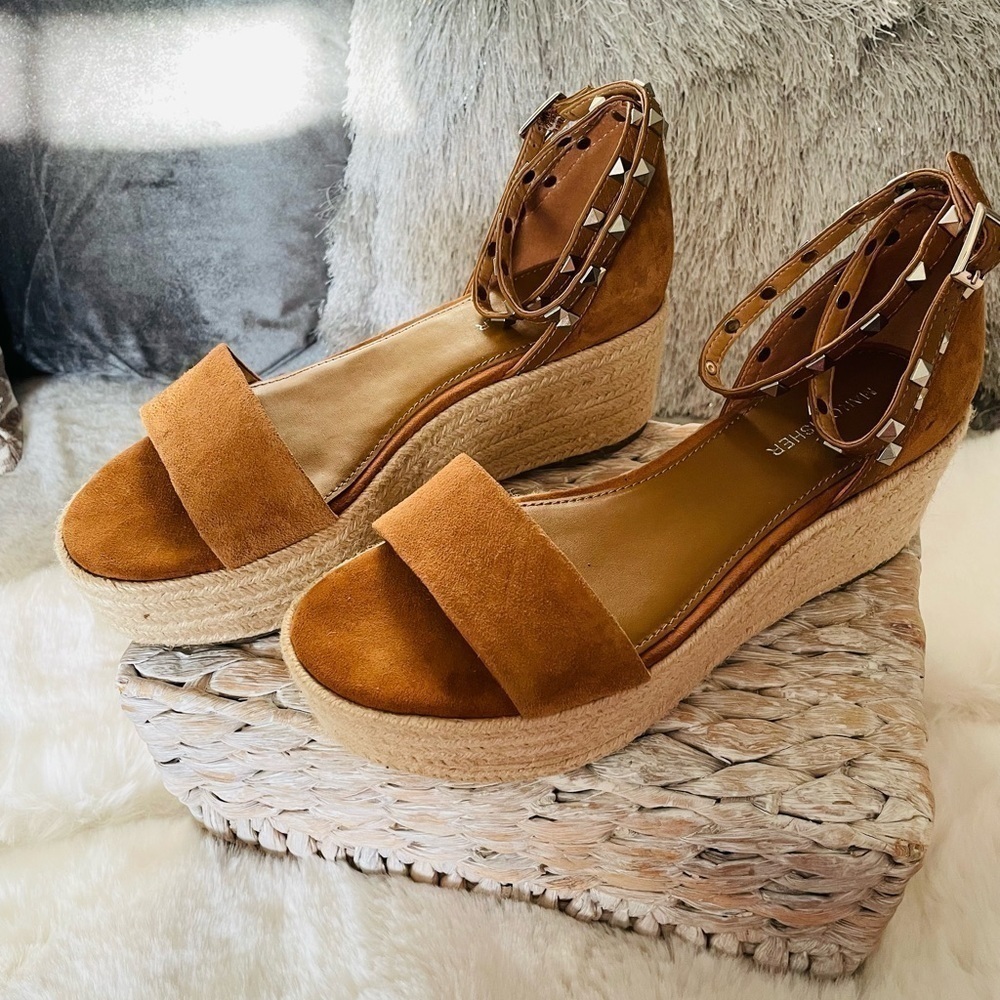 MARC FISHER BROWN SUEDE SANDALS WITH SILVER STUD WRAP AROUND ANKLE SIZE 8.5 - Picture 2 of 10